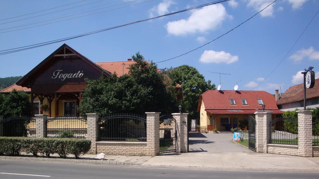 圣伊什特万法加多酒店 大毛罗什 外观 照片
